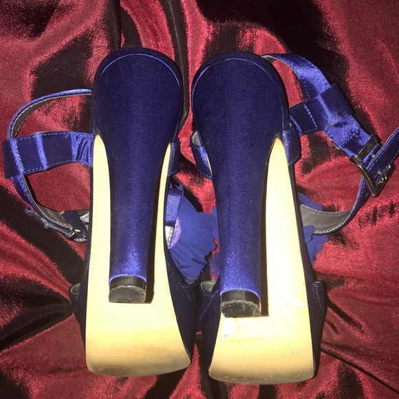 Shoes - Picture 4 of 4